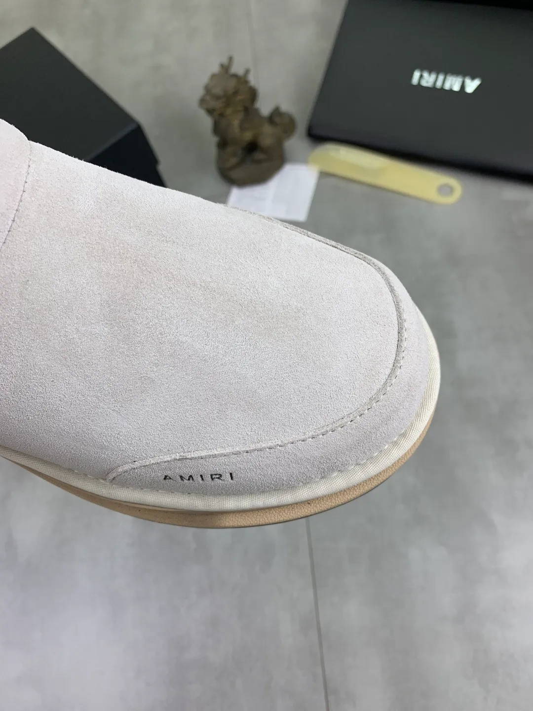 Men's shoes 💰P520 New high-quality fur-integrated Amiri Emile new winter wool shoes MA-1 wool shoes Amiri gave up the rock punk style in the new season. It uses a lot of unsaturated colors, Morandi tones, whether you see or wear them, it will make people very happy. The large tongue of the bread shoes continues, shortens the length of the shoe body, thickens the midsole, and the toe part is more rounded. Amiri's brand letters and MA logo appear on the side of the shoe. Fabric: Original custom imported first-layer frosted cowhide + real wool lining. Outsole TPU material. Bottom thickness 4CM. Color: three colors available. Size: #女 models 35-40
